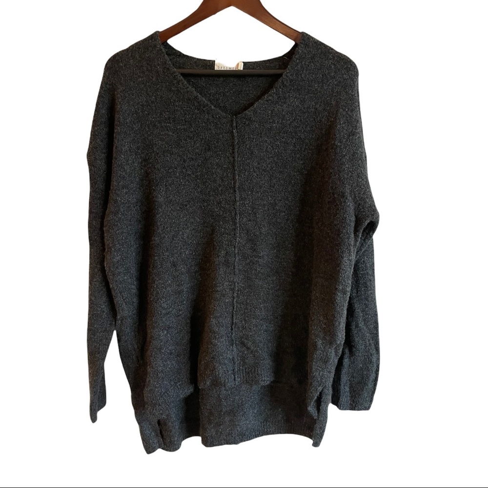 Dreamers V-neck sweater